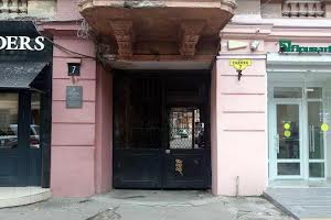 квартира за адресою Садова вул., 7