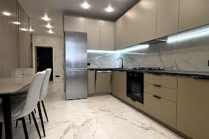 квартира за адресою Степана Бандери вул., 30-А