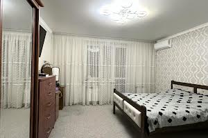 квартира за адресою Академіка Сахарова вул., 16