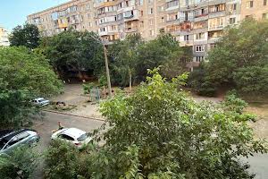 квартира за адресою Ільфа та Петрова вул., 17