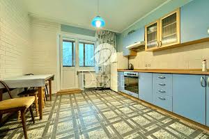 квартира за адресою Ревуцького вул., 42-Б
