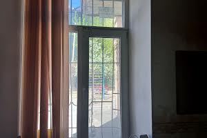 комерційна за адресою Саксаганського вул., 125