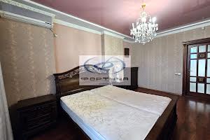 квартира за адресою Святотроїцька вул., 94
