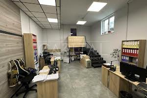 комерційна за адресою Практична вул., 1