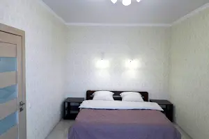 квартира за адресою Літературна вул., 8