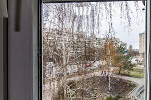 комерційна за адресою Раїси Окіпної вул., 4-А