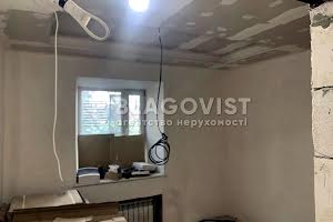 комерційна за адресою Пирогова вул., 2