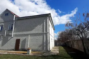 будинок за адресою Комарова