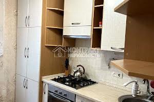 квартира за адресою Старицького вул., 8