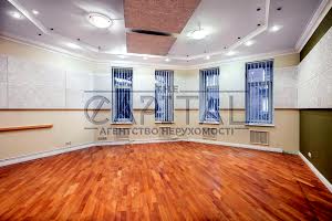 комерційна за адресою Жилянська вул., 5