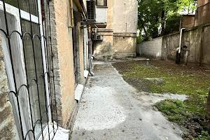 комерційна за адресою Чеховський пров., 9