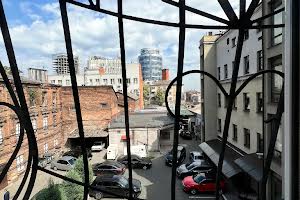 комерційна за адресою Магдебурзького Права вул. (Гопнер), 3-А