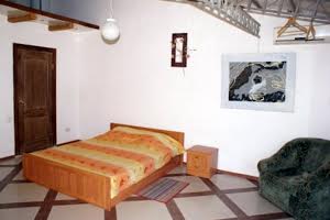комерційна за адресою Садова вул., 5