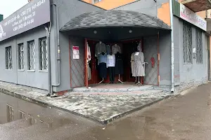 комерційна за адресою Замкова вул., 12