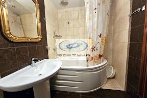 квартира за адресою Святотроїцька вул., 94