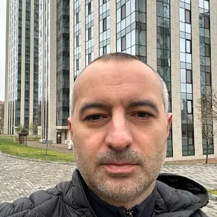 Абрамович Артем