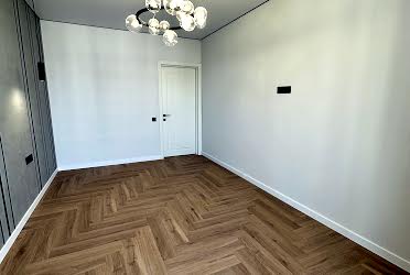 1834074126919010