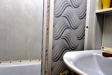 1832986017763101