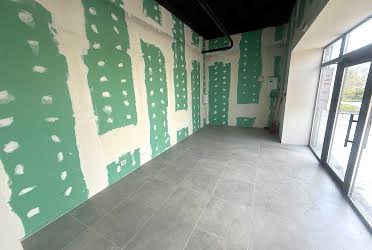 1832827436408102