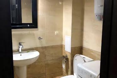 1674824370743105