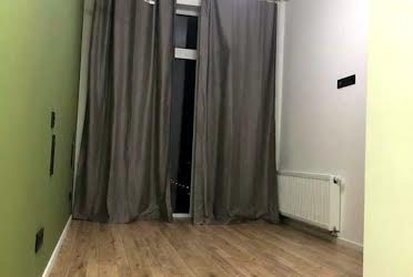 1833810476815106