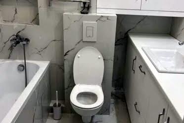 1835718100656117