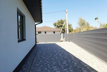 1835714115897123