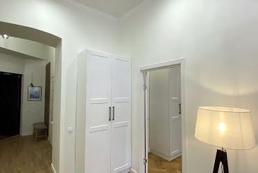 1835815298496152