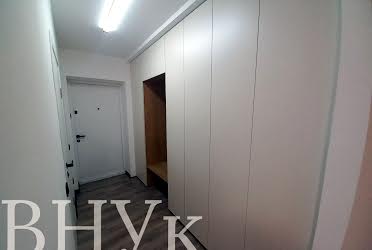1827605383113176