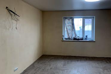 1835717896775201