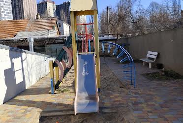 1835447044218243