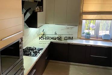 1835347602408261