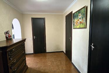 1834800103811302