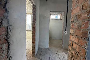 1824605443772318