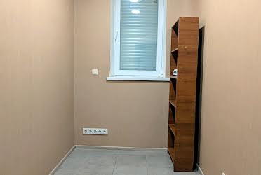 1826842843705343