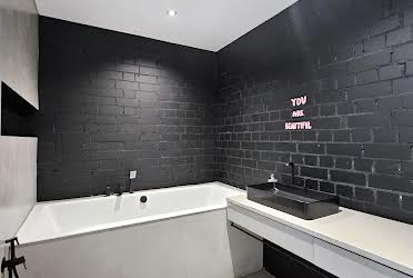 1833818110270343