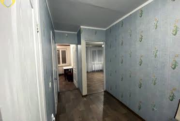 1827586123368365