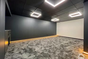 1813807369342377