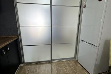 1832281080631043
