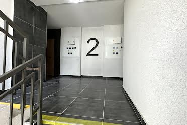 1832312026300457