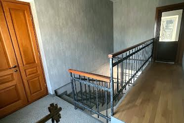1835372476838505