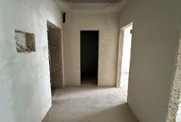 1832548125684528