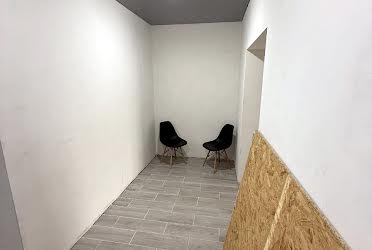 1835954298113566