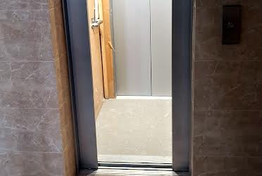 1834563644482571