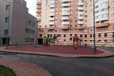 1827650282168580