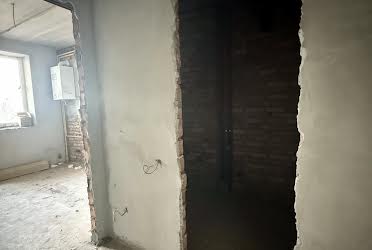 1827478152310585