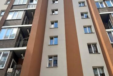 1833340113276587