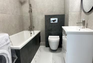 1818875496158597