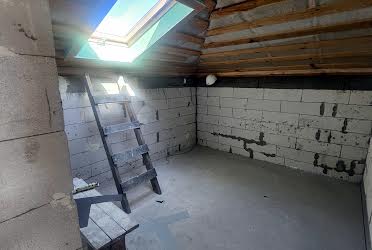 1834807337640607