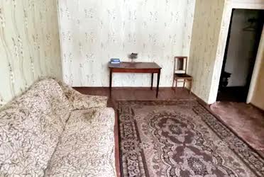 1833184476256610